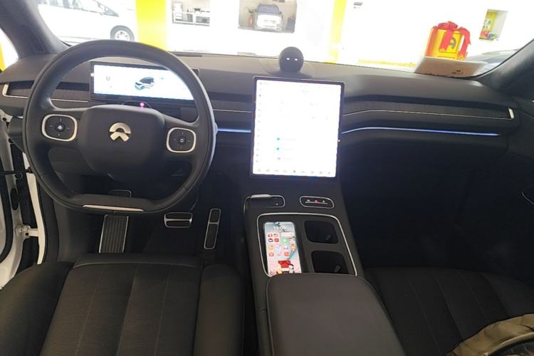 Used Nio ES8 2023 75 kWh Executive Edition Center Console