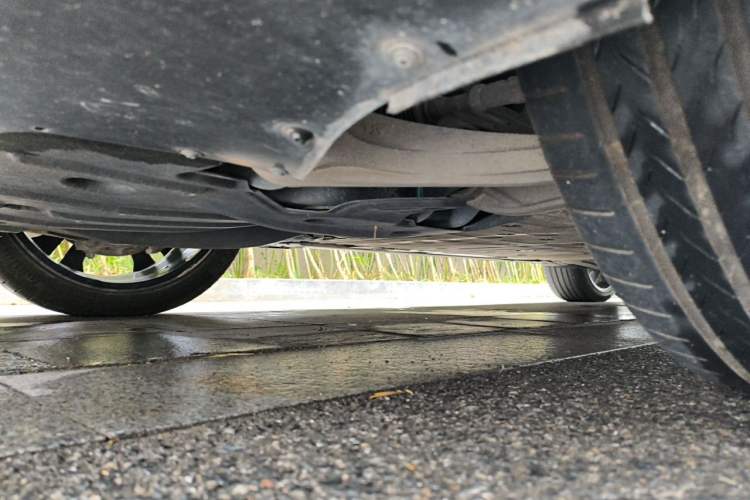 Used Nio ES8 2023 75 kWh Chassis Front Left