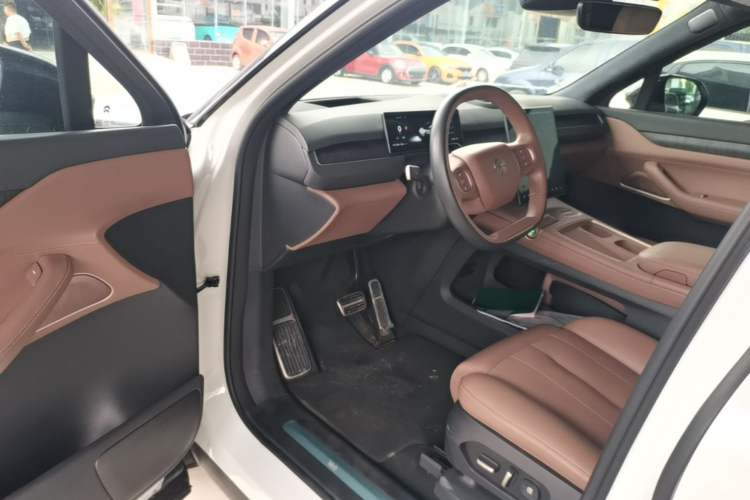 Used Nio ES8 2023 75 kWh Executive Edition Driver Seat