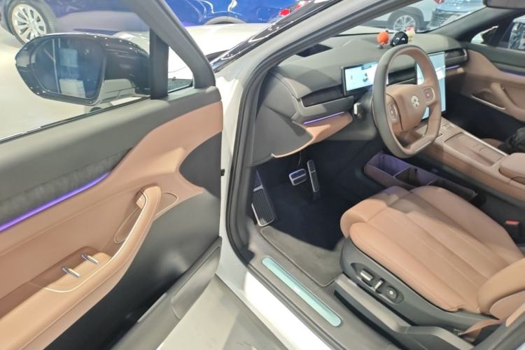 Used Nio ES8 2023 75 kWh Executive Edition Driver Seat