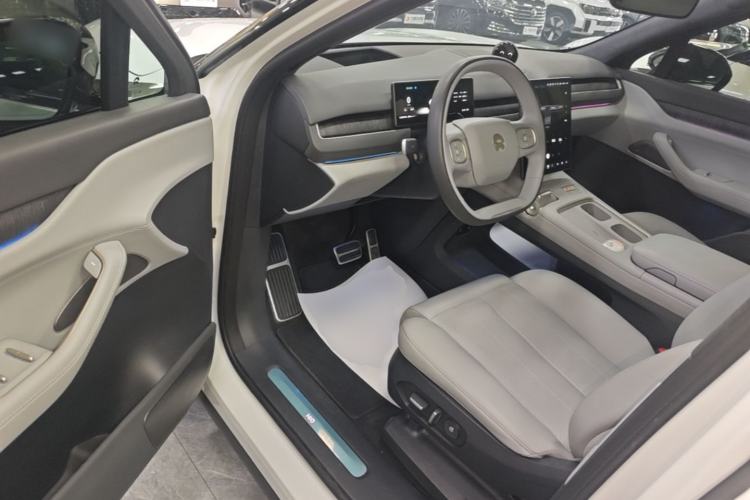 Used Nio ES8 2023 75 kWh Driver Seat