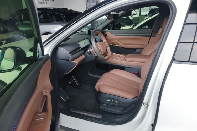Used Nio ES8 2023 75 kWh Driver Seat