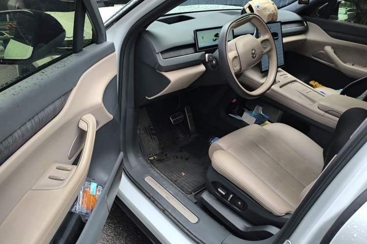 Used Nio ES8 2023 75 kWh Driver Seat