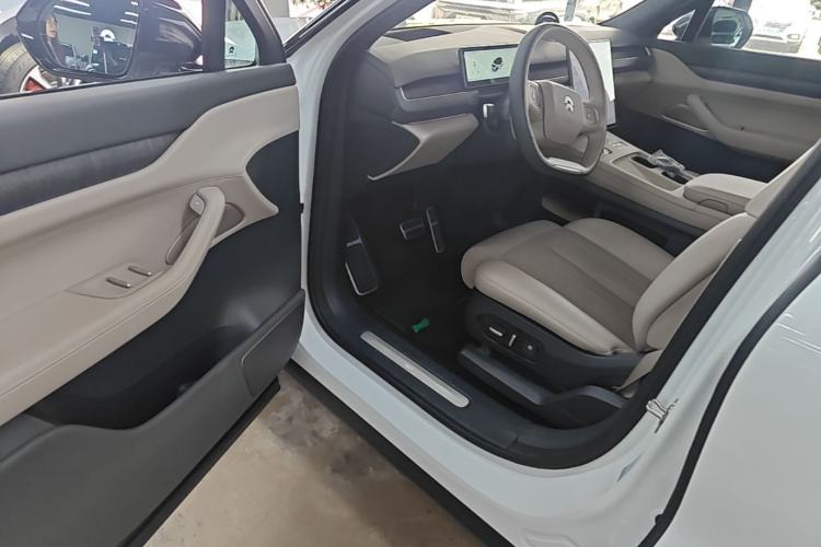 Used Nio ES8 2023 75 kWh Executive Edition Driver Seat