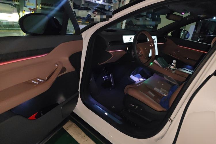 Used Nio ES8 2023 75 kWh Driver Seat