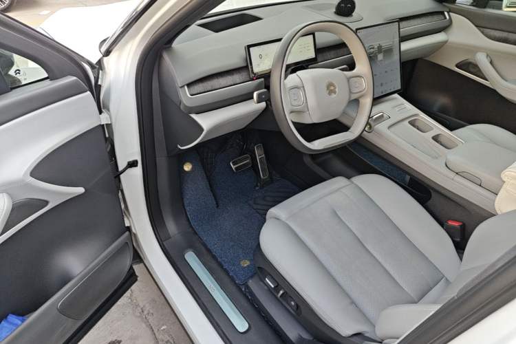 Used Nio ES8 2023 75 kWh Driver Seat