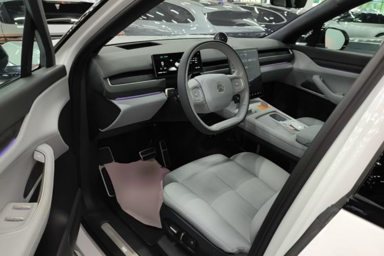 Used Nio ES8 2023 75 kWh Driver Seat