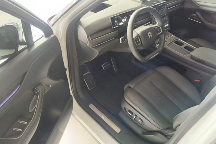 Used Nio ES8 2023 75 kWh Executive Edition Driver Seat