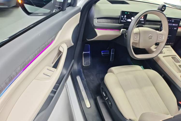 Used Nio ES8 2023 75 kWh Executive Edition Driver Seat