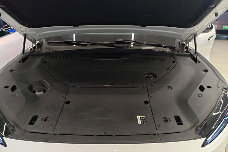 Used Nio ES8 2023 75 kWh Engine Bay