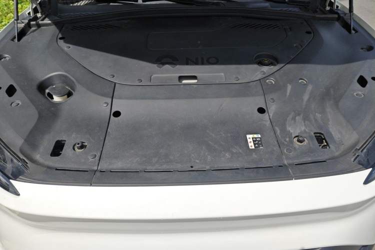 Used Nio ES8 2023 75 kWh Executive Edition Engine Bay