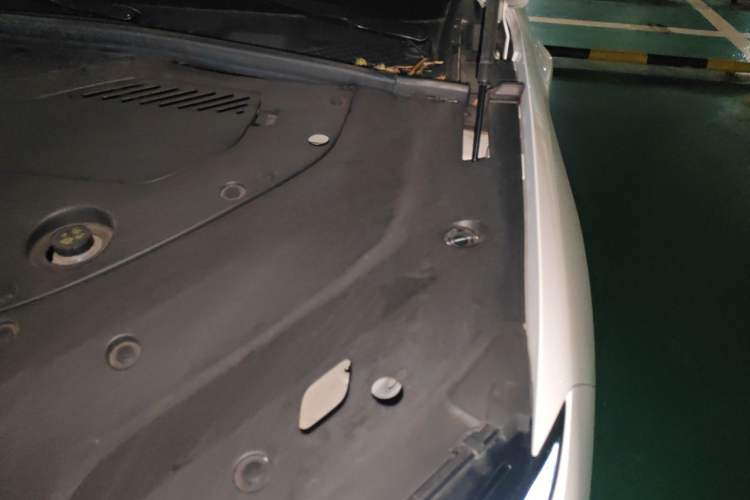 Used Nio ES8 2023 75 kWh Engine Bay Left