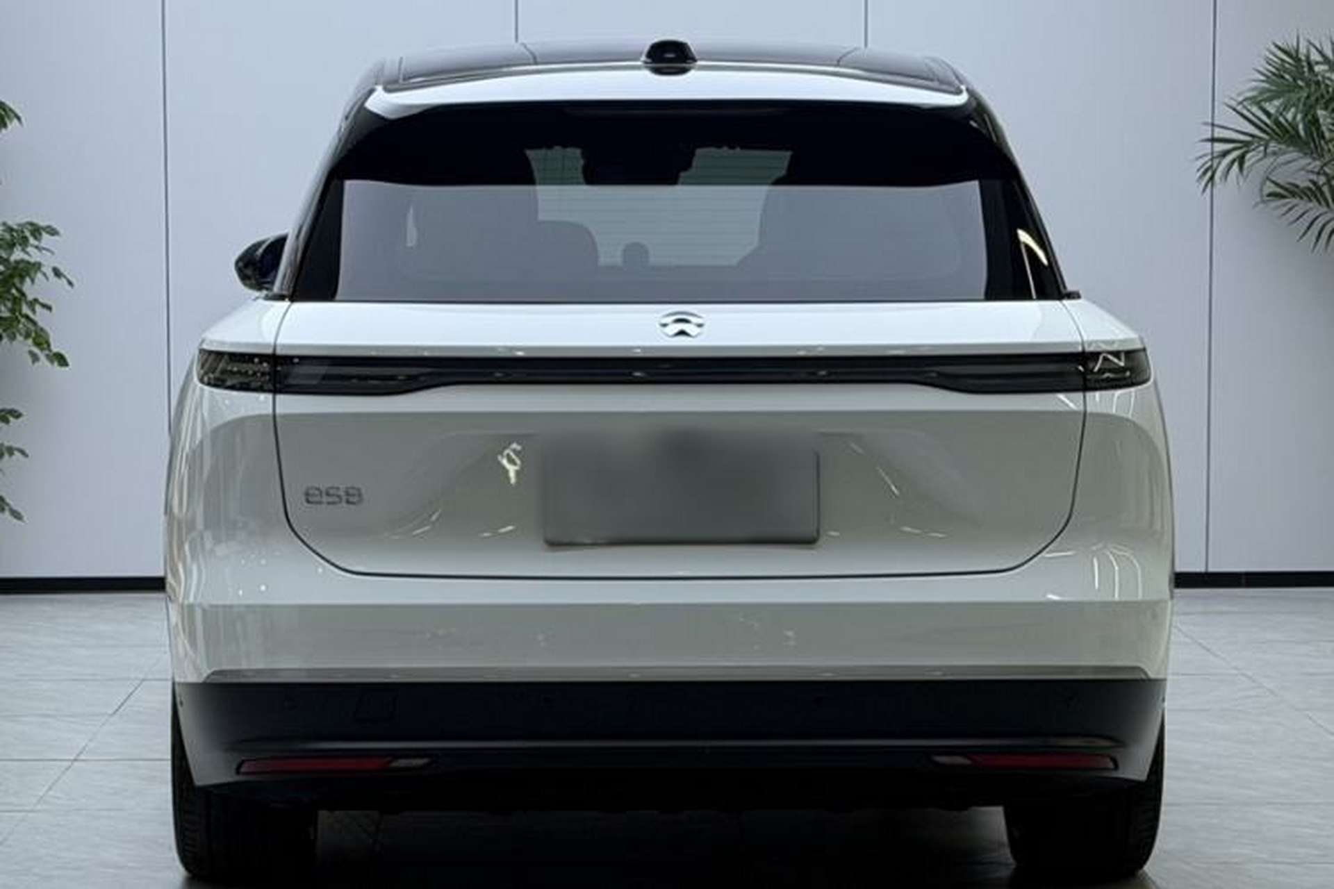 Used Nio ES8 2023 100kWh Signature Edition Exterior 2