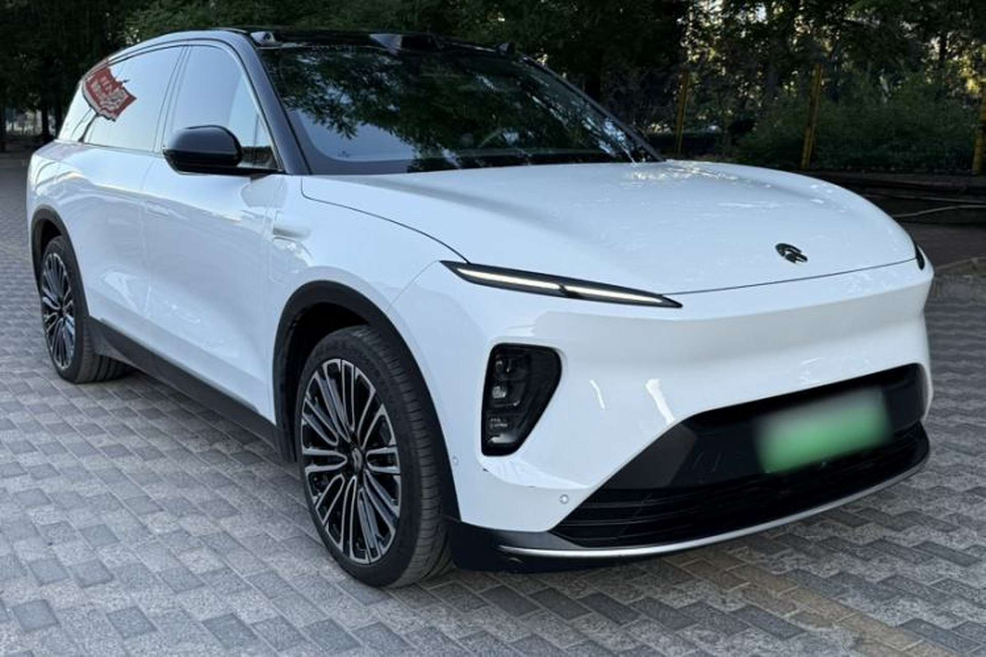 Used Nio ES8 2023 75 kWh Executive Edition Exterior 3