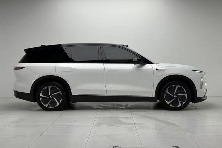 Used Nio ES8 2023 75 kWh Executive Edition Exterior 3