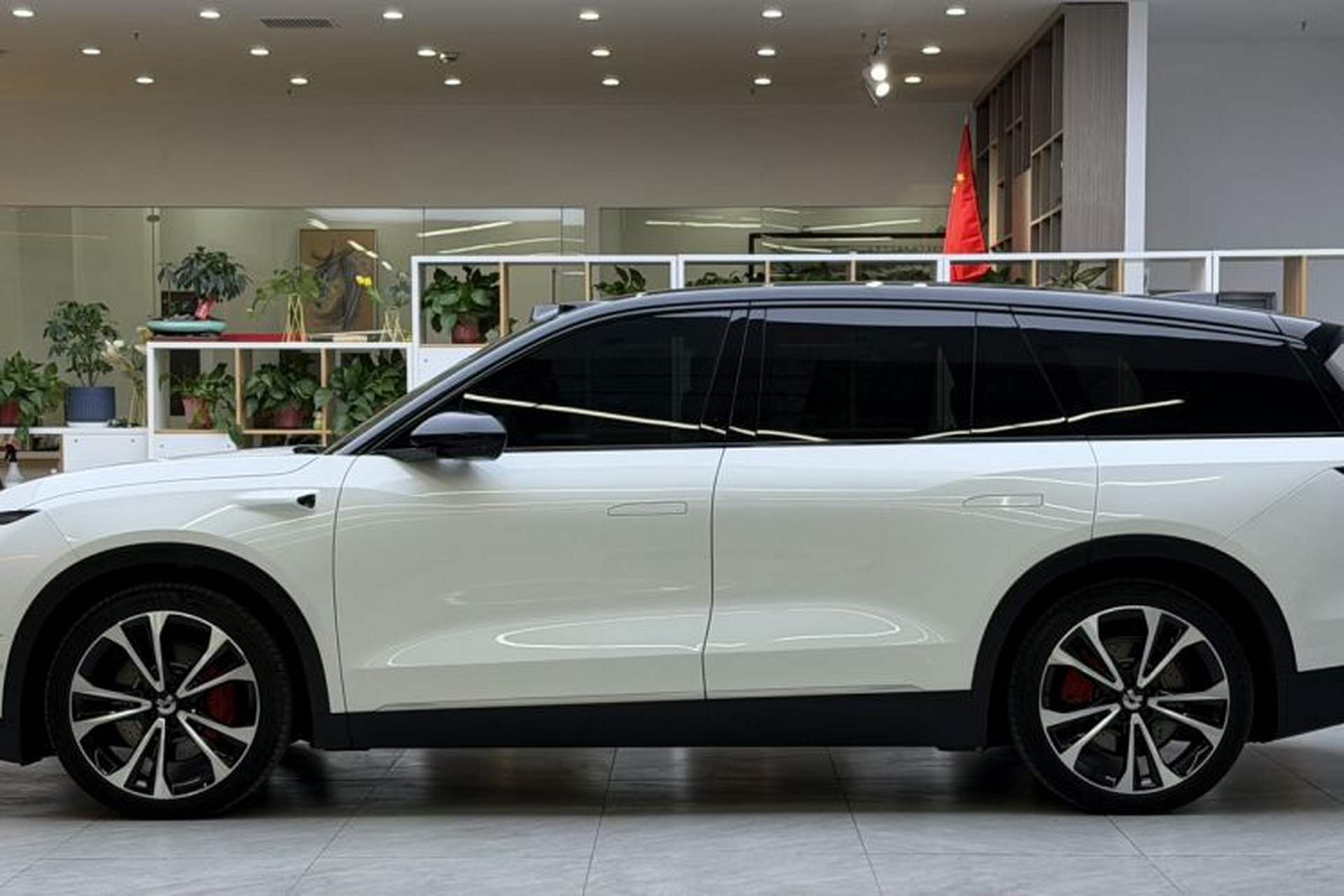 Used Nio ES8 2023 100kWh Signature Edition Exterior 4