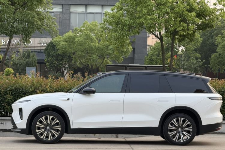 Used Nio ES8 2023 75 kWh Executive Edition Exterior 4