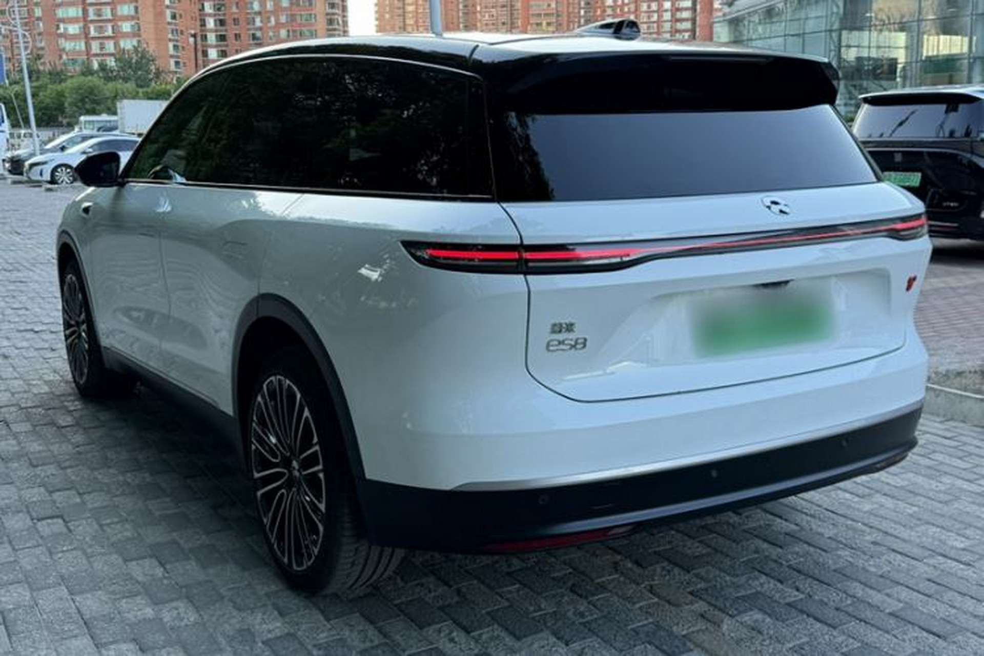 Used Nio ES8 2023 75 kWh Executive Edition Exterior 5