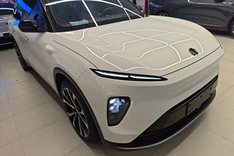 Used Nio ES8 2023 75 kWh Front Right 45 Deg