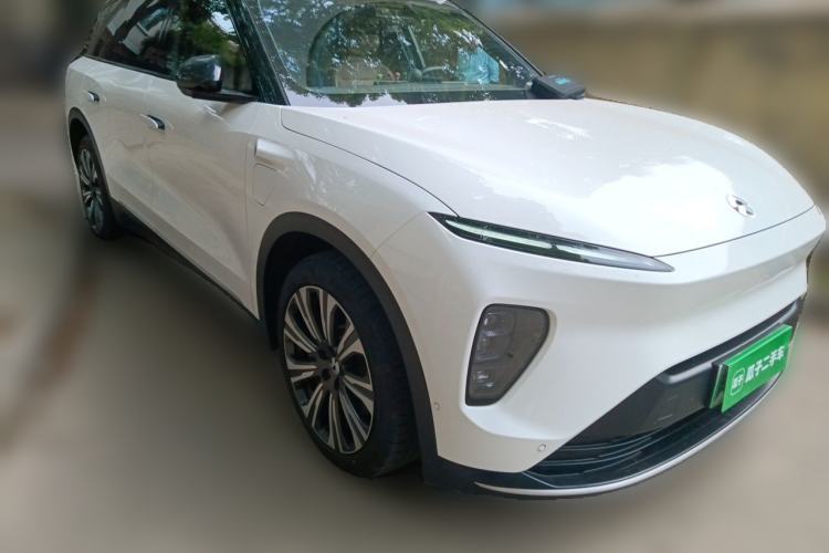 Used Nio ES8 2023 75 kWh Front Right 45 Deg