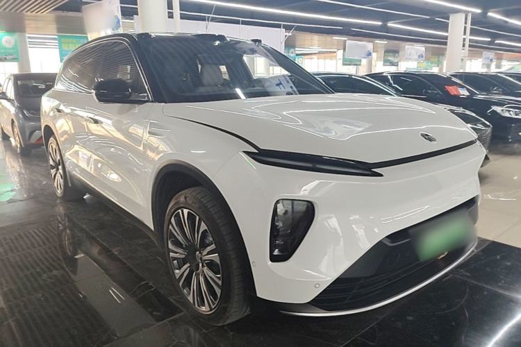 Used Nio ES8 2023 75 kWh Front Right 45 Deg