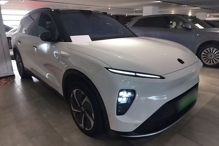 Used Nio ES8 2023 75 kWh Front Right 45 Deg