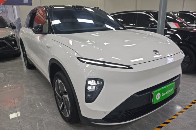 Used Nio ES8 2023 75 kWh Front Right 45 Deg