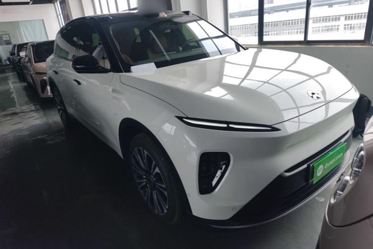 Used Nio ES8 2023 75 kWh Front Right 45 Deg