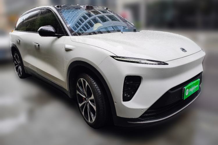 Used Nio ES8 2023 75 kWh Front Right 45 Deg