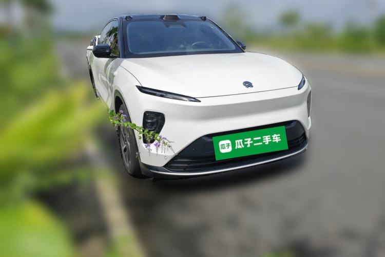 Used Nio ES8 2023 75 kWh Executive Edition Front Right 45 Deg