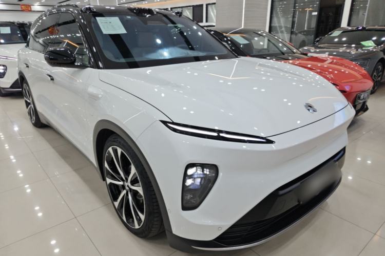 Used Nio ES8 2023 100kWh Signature Edition Front Right 45 Deg