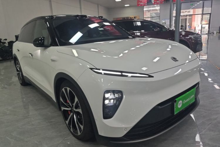Used Nio ES8 2023 75 kWh Executive Edition Front Right 45 Deg