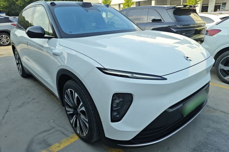 Used Nio ES8 2023 75 kWh Front Right 45 Deg