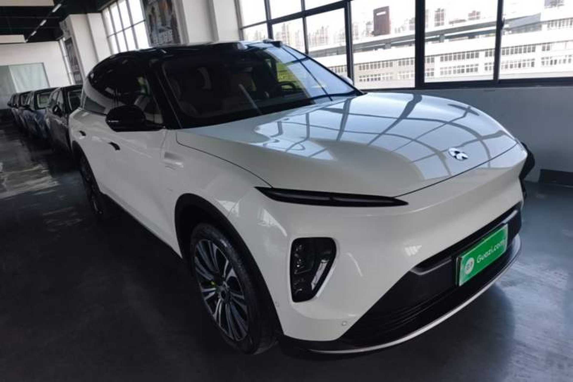 Used Nio ES8 2023 75 kWh Front Right 45 Deg