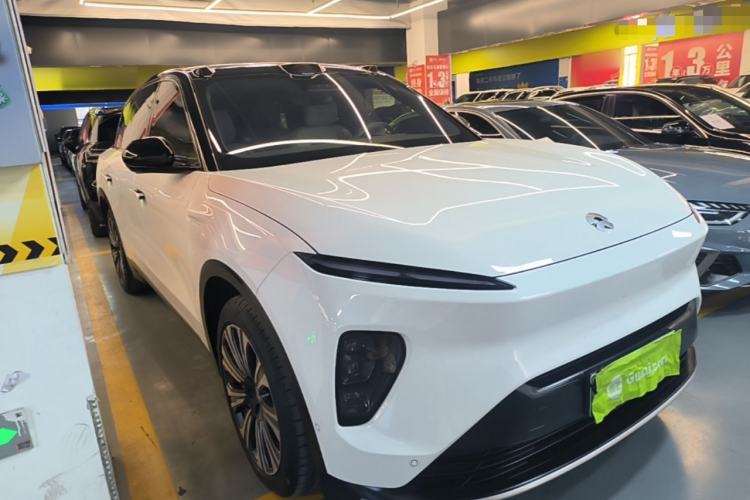 Used Nio ES8 2023 75 kWh Front Right 45 Deg