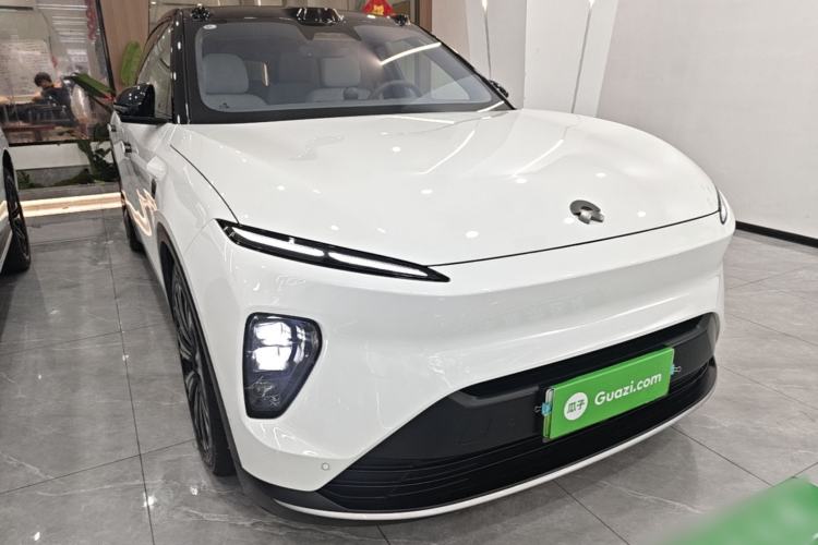 Used Nio ES8 2023 75 kWh Front Right 45 Deg