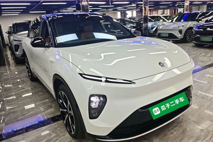 Used Nio ES8 2023 100kWh Signature Edition Front Right 45 Deg