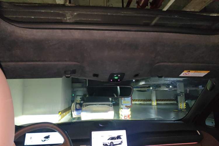 Used Nio ES8 2023 75 kWh Headliner