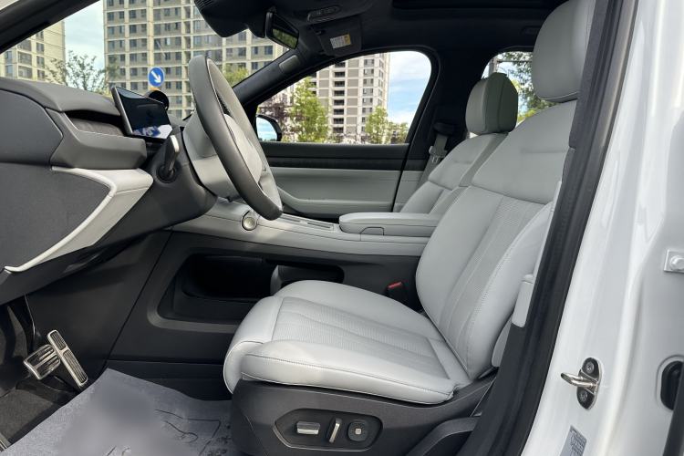 Used Nio ES8 2023 75 kWh Interior 1