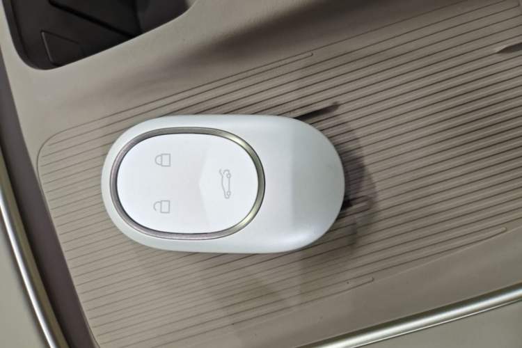 Used Nio ES8 2023 75 kWh Executive Edition Interior 1