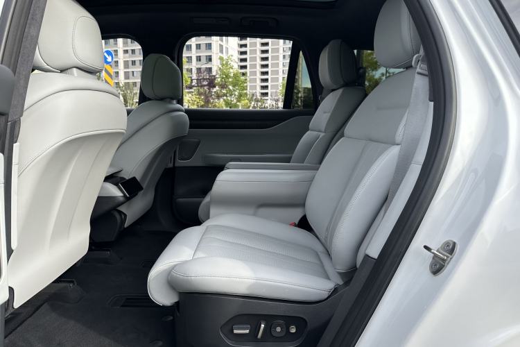Used Nio ES8 2023 75 kWh Interior 2