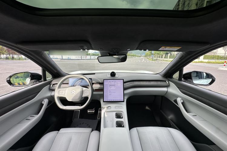 Used Nio ES8 2023 75 kWh Interior 8