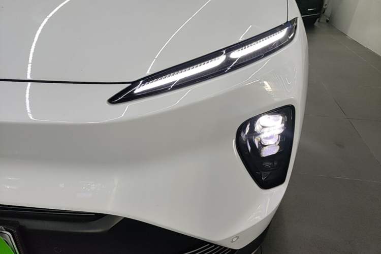 Used Nio ES8 2023 75 kWh Executive Edition Left Front Headlight