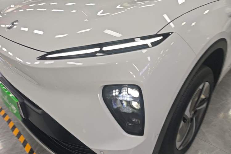 Used Nio ES8 2023 75 kWh Left Front Headlight