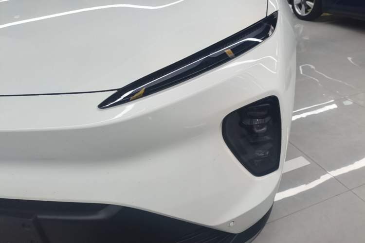Used Nio ES8 2023 75 kWh Executive Edition Left Front Headlight
