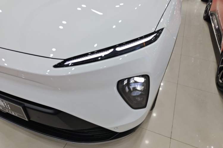 Used Nio ES8 2023 100kWh Signature Edition Left Front Headlight