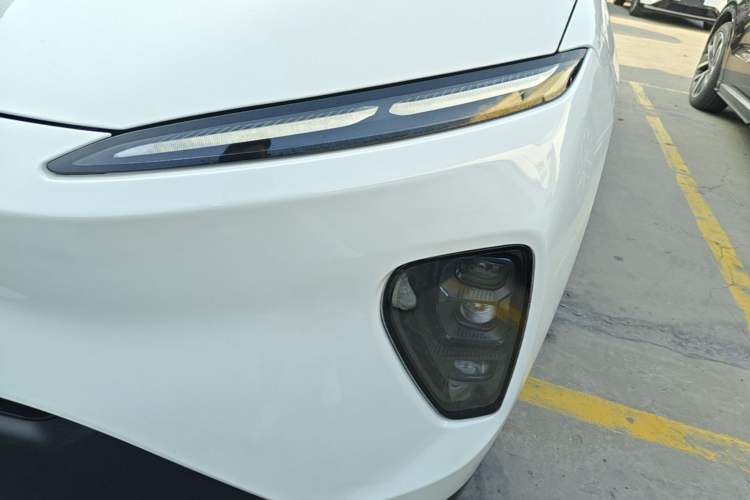 Used Nio ES8 2023 75 kWh Left Front Headlight