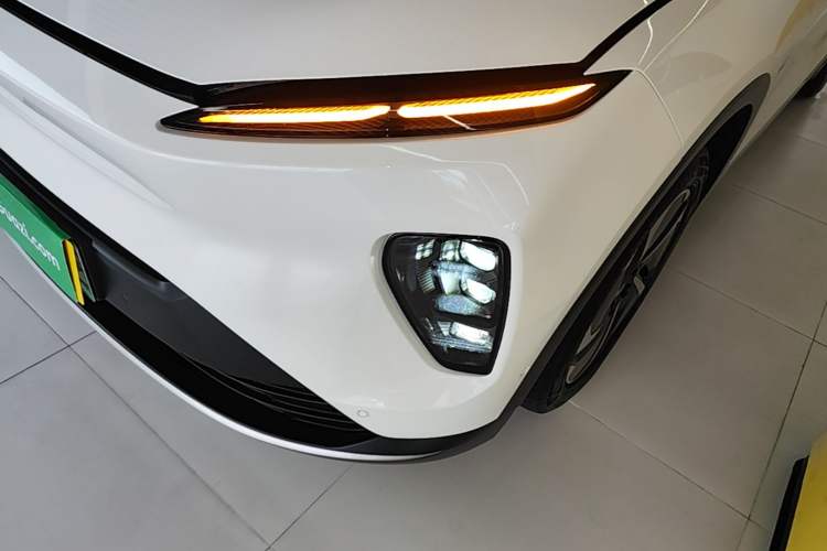 Used Nio ES8 2023 75 kWh Executive Edition Left Front Headlight
