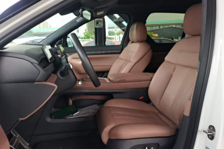 Used Nio ES8 2023 75 kWh Executive Edition Left Front Seat
