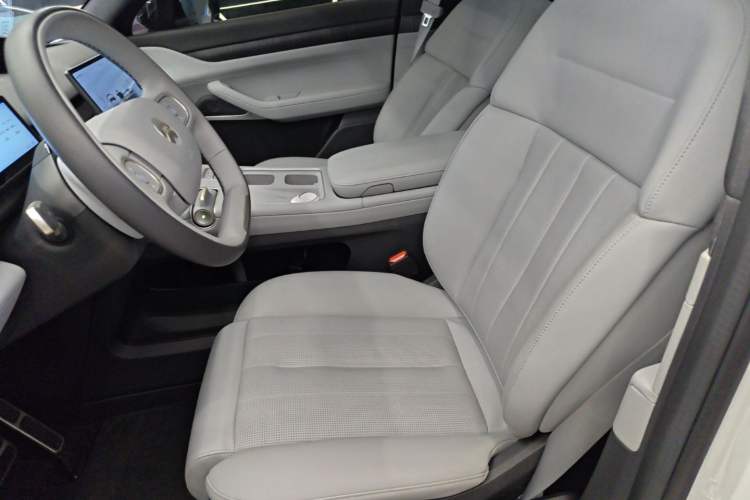 Used Nio ES8 2023 75 kWh Left Front Seat
